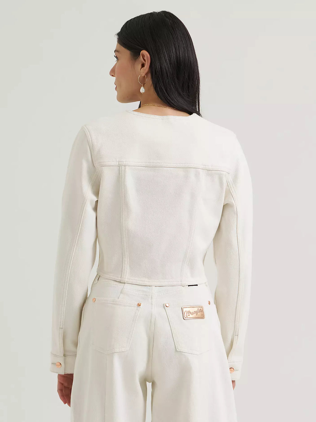 Chandail en denim Lainey Wilson x Wrangler Pleated Tour – Pearl White – Femme
