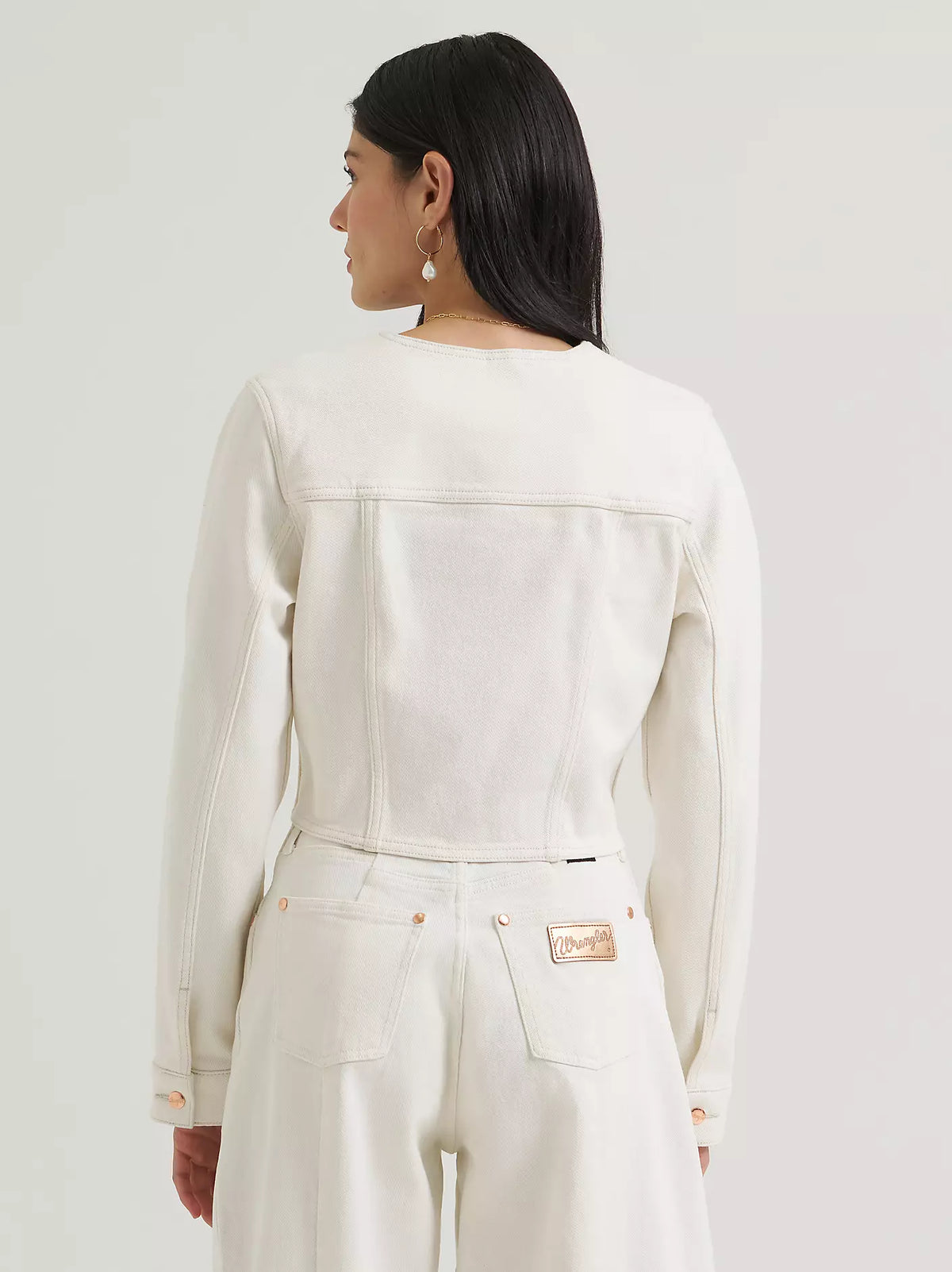 Chandail en denim Lainey Wilson x Wrangler Pleated Tour – Pearl White – Femme