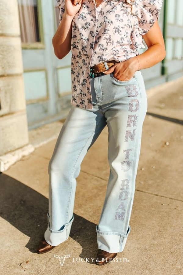 Jean western Born to Roam à strass – Denim pâle – Femme