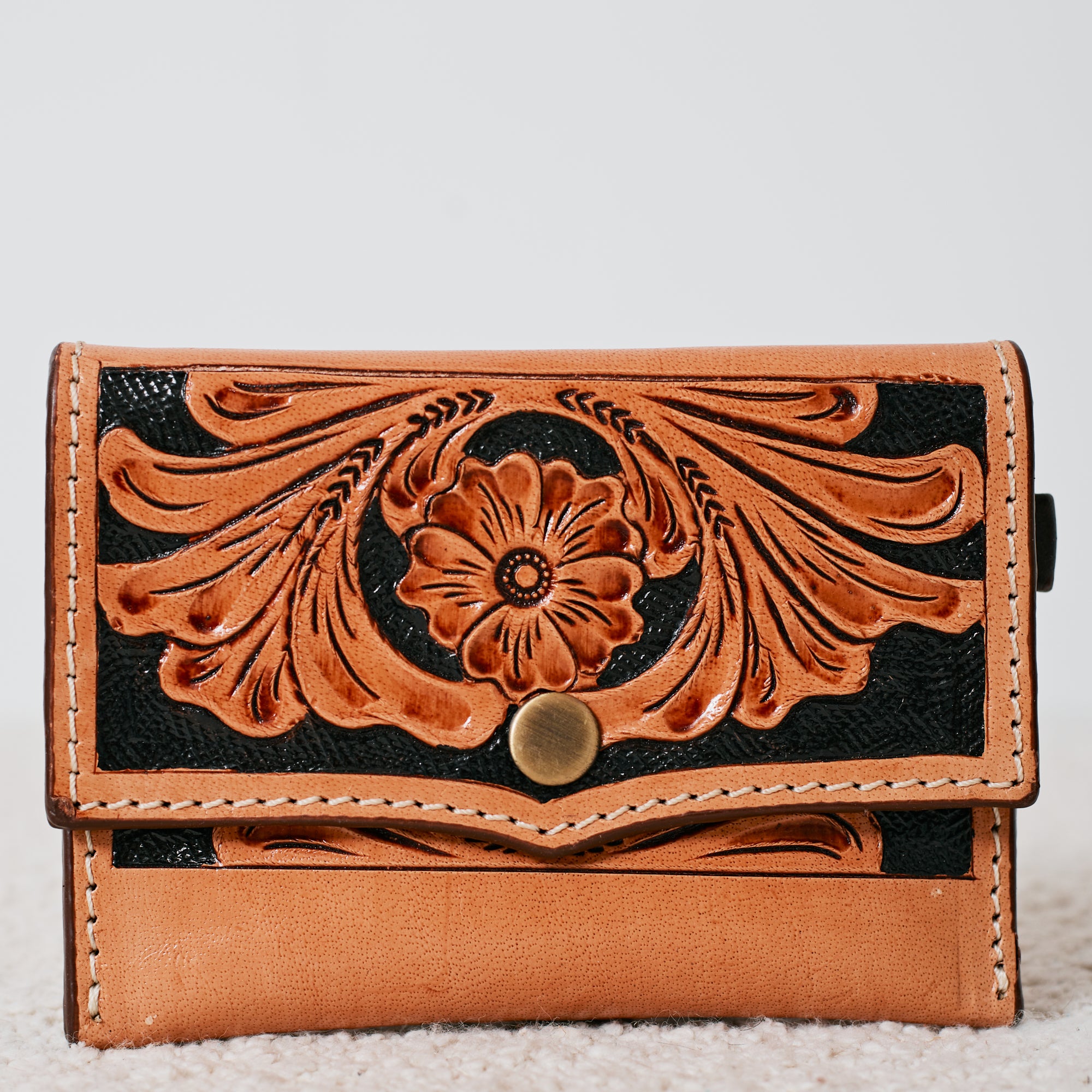 Petit portefeuille western en cuir véritable – Floral Tooled