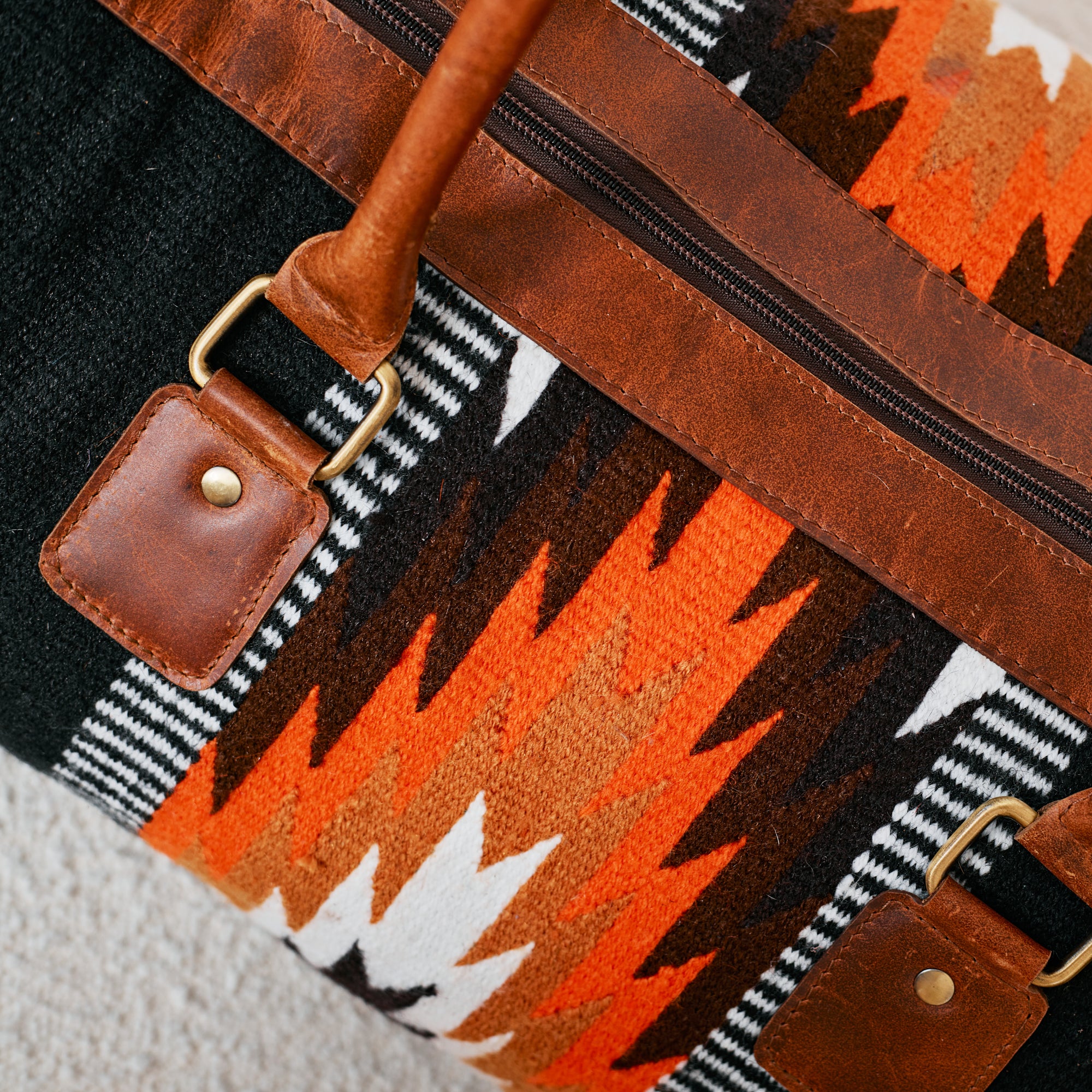 Sac duffle western tissé noir & cognac