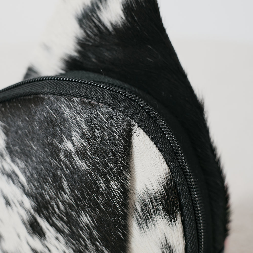 Sac bandoulière western en poil de vache noir et blanc