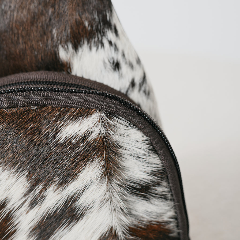 Sac bandoulière western en poil de vache brun et blanc