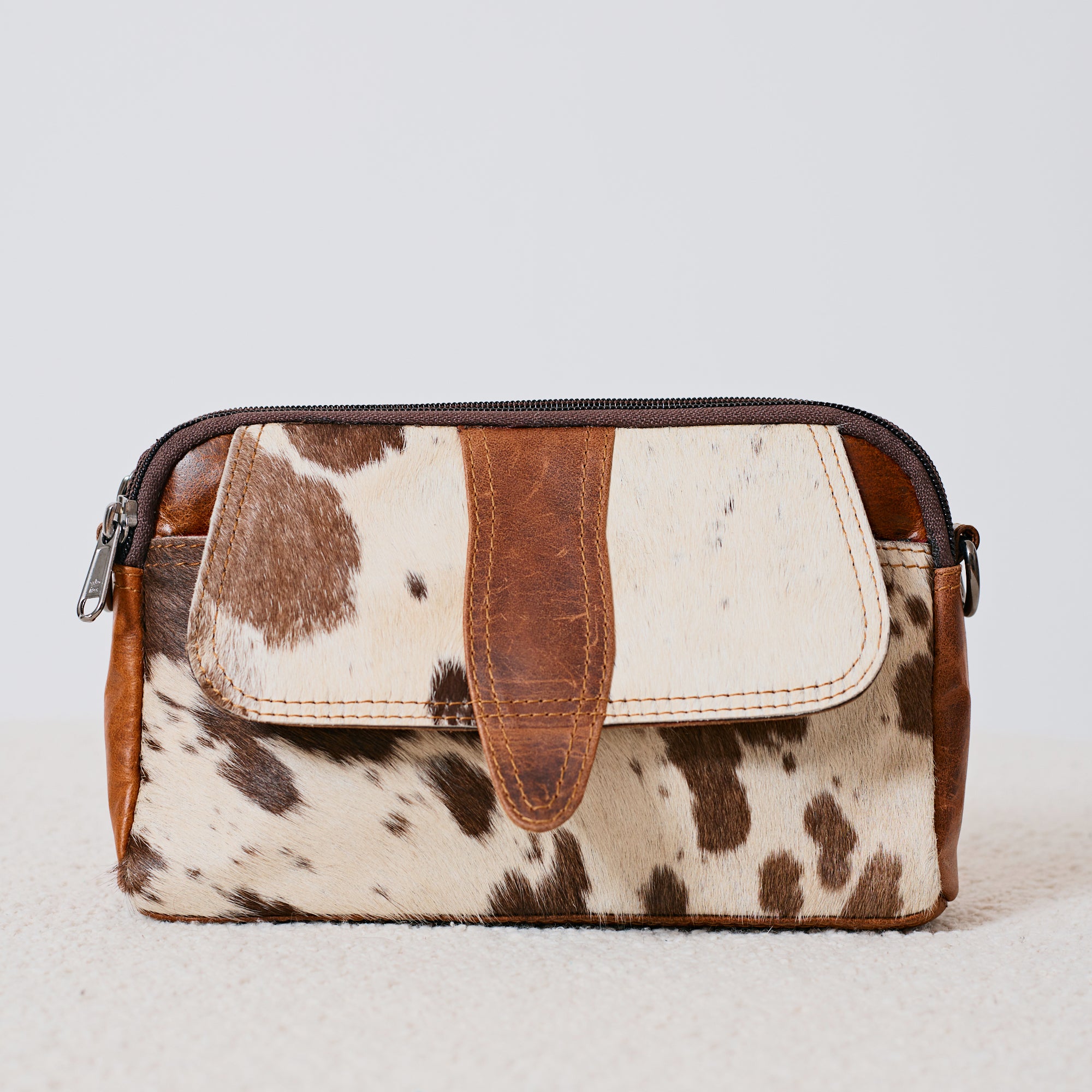 Pochette western en poil de vache brun et blanc